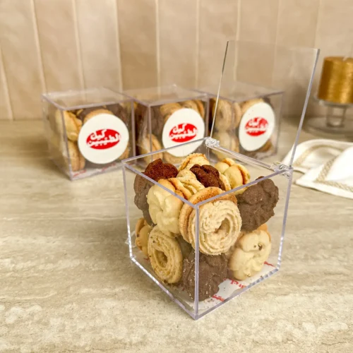 apc-0042-1600x1600 Petit Four